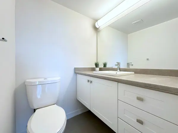 5 Brookbanks DR #1007, Toronto C13, ON M3A 2T1