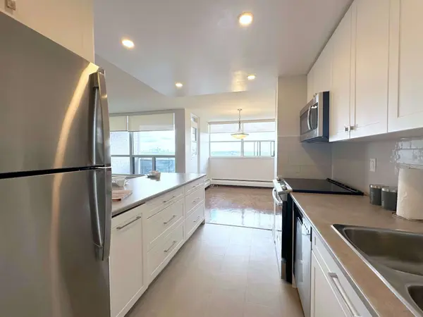 5 Brookbanks DR #1007, Toronto C13, ON M3A 2T1