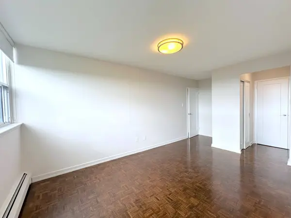 5 Brookbanks DR #1007, Toronto C13, ON M3A 2T1