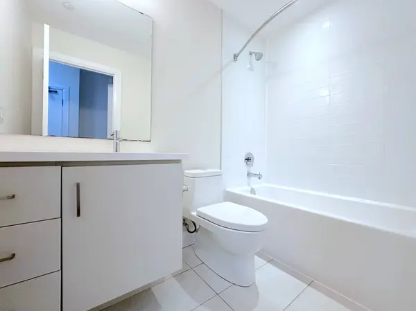 2333 Taunton RD #319, Oakville, ON L6H 0N5