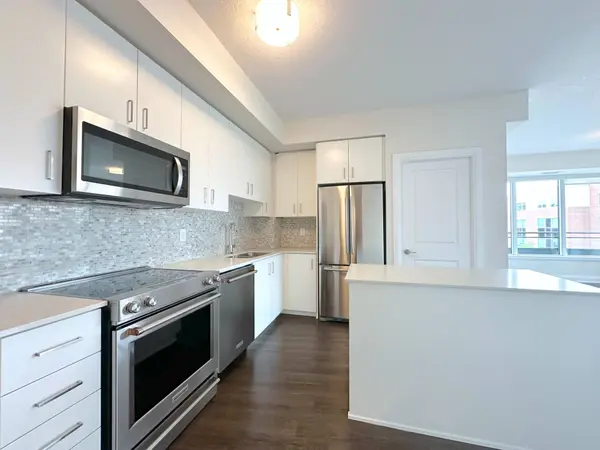 2333 Taunton RD #421, Oakville, ON L6H 0N5