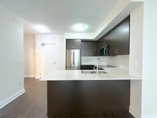 2333 Taunton RD #319, Oakville, ON L6H 0N5