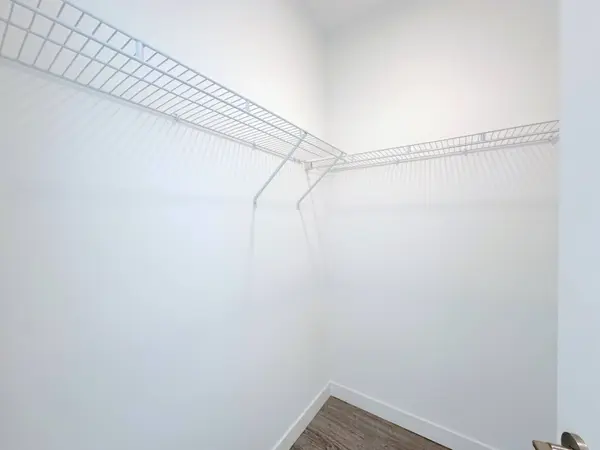 5 Zappacosta DR #2602, Toronto W05, ON M9M 0G9