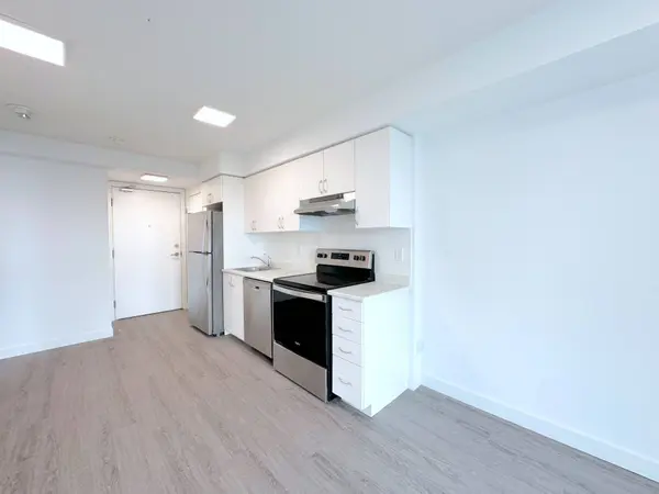 5 Zappacosta DR #2504, Toronto W05, ON M9M 0G9