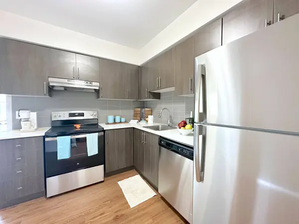 188 Clark BLVD #204, Brampton, ON L6T 0J2