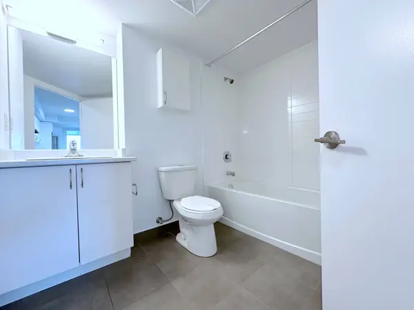 5 Zappacosta DR #1807, Toronto W05, ON M9M 0G9