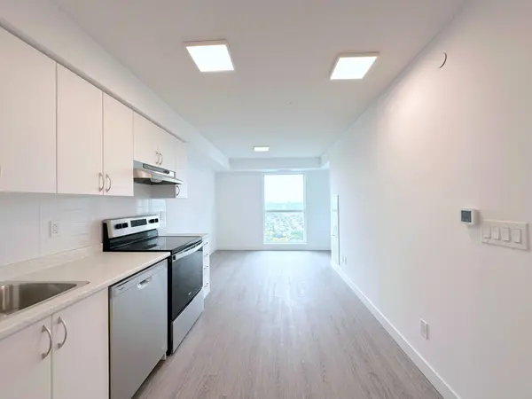 5 Zappacosta DR #2504, Toronto W05, ON M9M 0G9