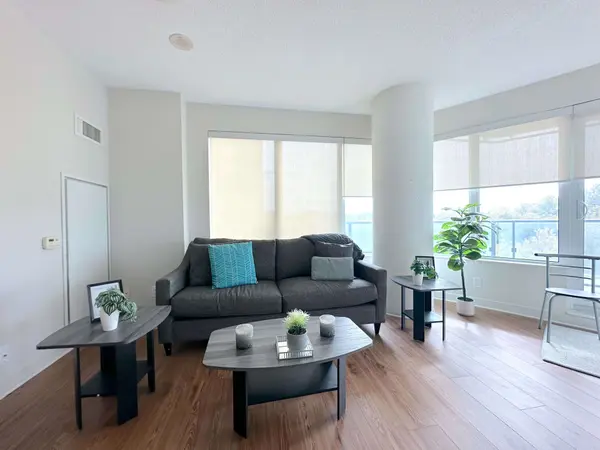 188 Clark BLVD #204, Brampton, ON L6T 0J2