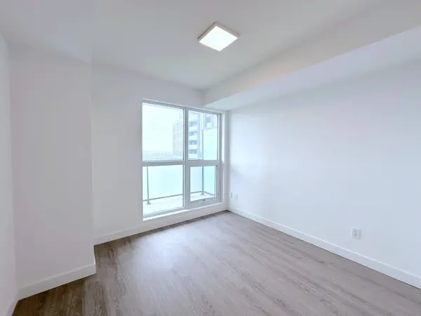 5 Zappacosta DR #2504, Toronto W05, ON M9M 0G9
