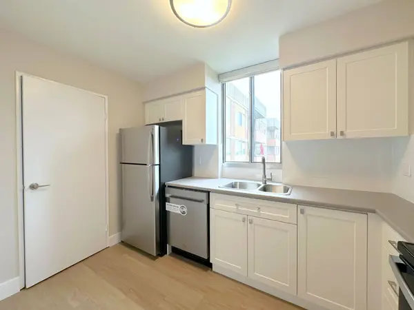 165 La Rose AVE #1101, Toronto W09, ON M9P 3S9