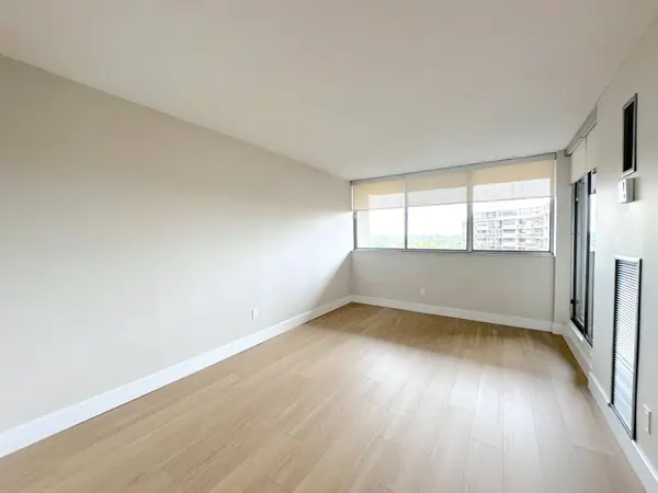 165 La Rose AVE #1101, Toronto W09, ON M9P 3S9