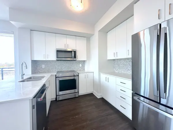 2333 Taunton RD #605, Oakville, ON L6H 0N5