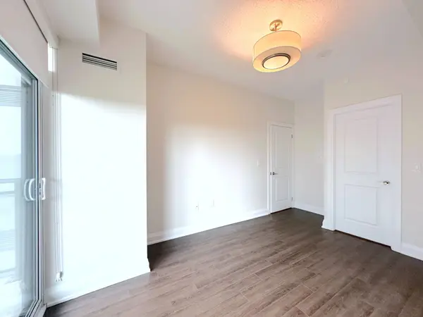 2333 Taunton RD #533, Oakville, ON L6H 0N5