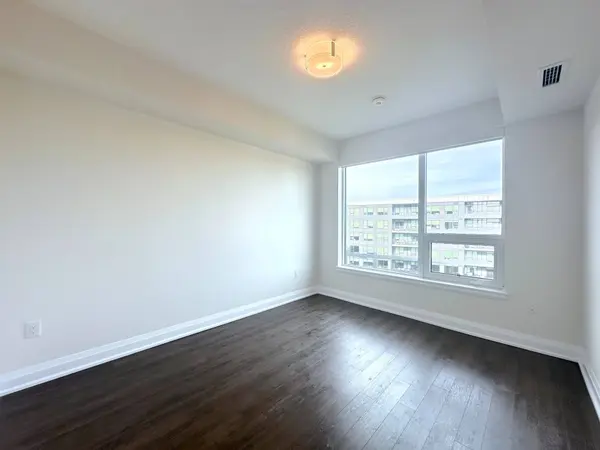 2333 Taunton RD #605, Oakville, ON L6H 0N5