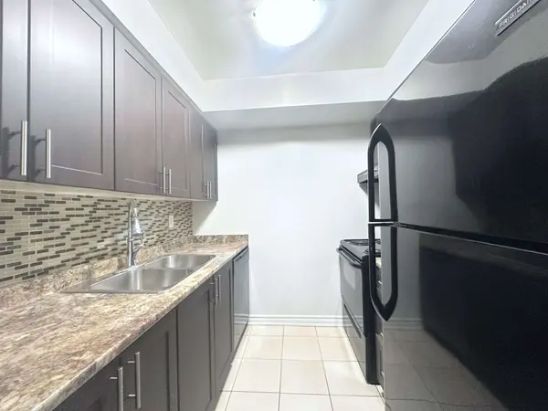 45 Lisgar ST #222, Toronto C01, ON M6J 0B8