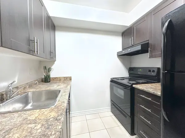 45 Lisgar ST #218, Toronto C01, ON M6J 0B8