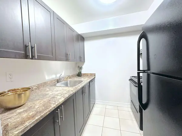 45 Lisgar ST #218, Toronto C01, ON M6J 0B8