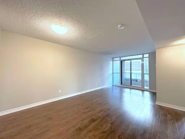 45 Lisgar ST #218, Toronto C01, ON M6J 0B8