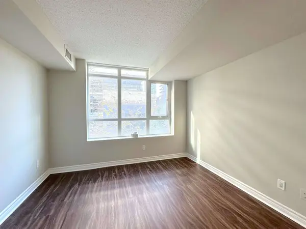 45 Lisgar ST #218, Toronto C01, ON M6J 0B8