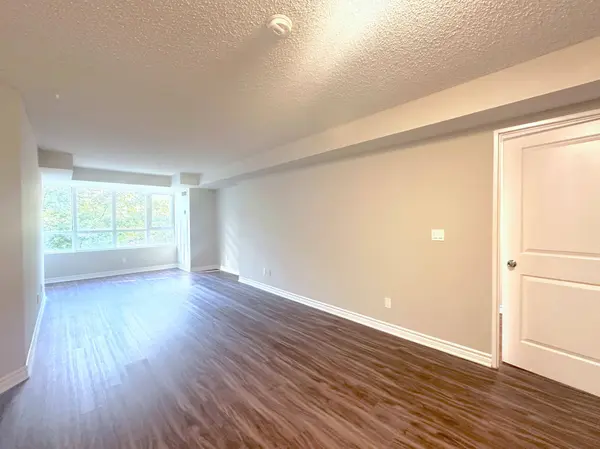 45 Lisgar ST #222, Toronto C01, ON M6J 0B8
