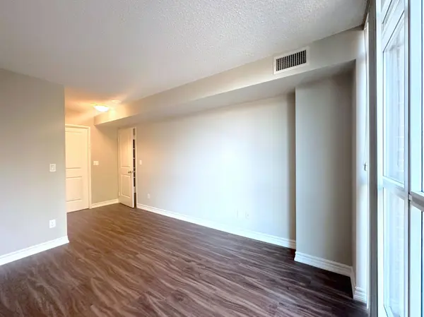 45 Lisgar ST #222, Toronto C01, ON M6J 0B8