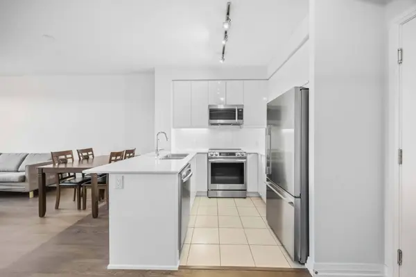 50 Thomas Riley RD #513, Toronto W08, ON M9B 0C3