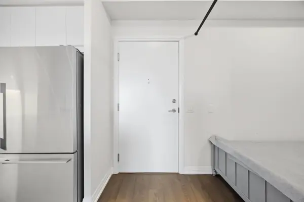 50 Thomas Riley RD #513, Toronto W08, ON M9B 0C3