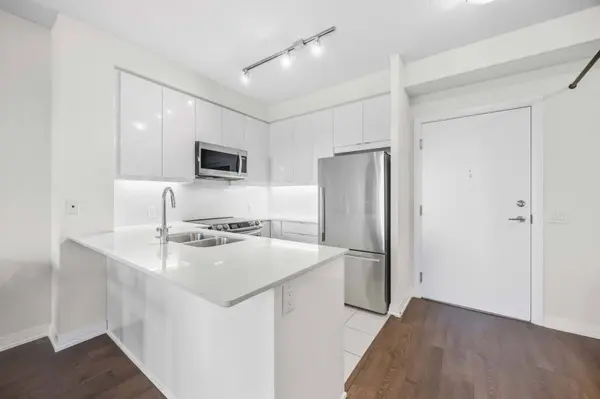 50 Thomas Riley RD #513, Toronto W08, ON M9B 0C3
