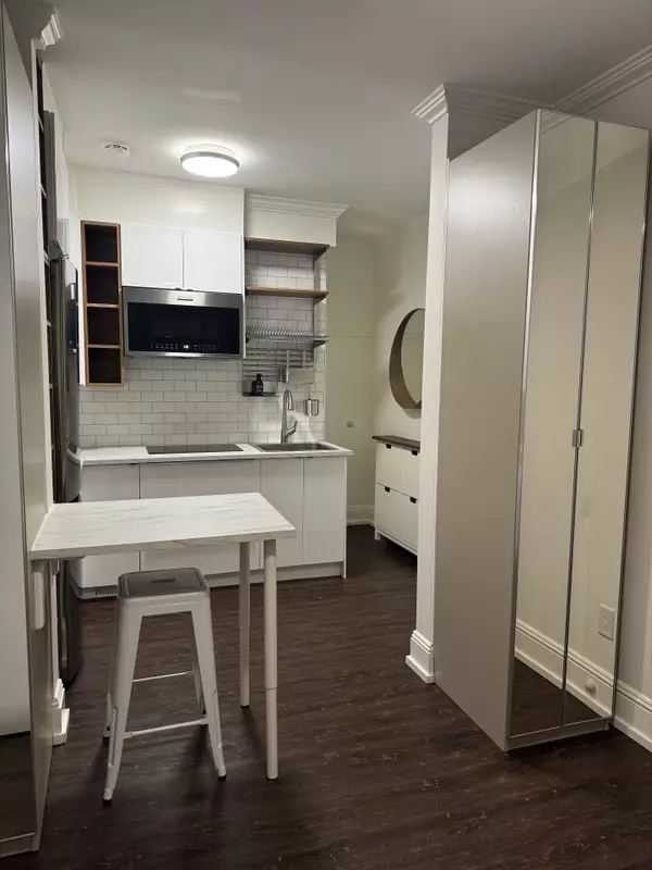 793 Pape AVE #1, Toronto E03, ON M4K 3T2