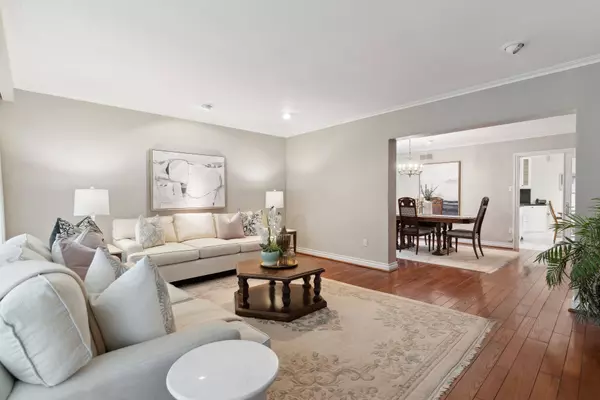 116 Clement RD, Toronto W09, ON M9R 1Z2