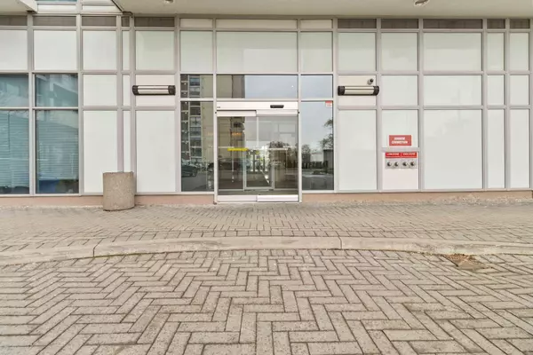 65 Speers RD #516, Oakville, ON L6K 0J1