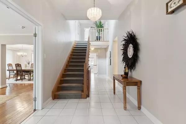 116 Clement RD, Toronto W09, ON M9R 1Z2