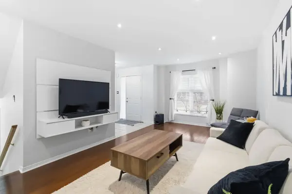 2189 Postmaster DR #36, Oakville, ON L6M 4E5