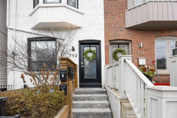 793 Pape AVE #4, Toronto E03, ON M4K 3T2