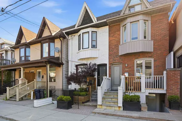793 Pape AVE #4, Toronto E03, ON M4K 3T2