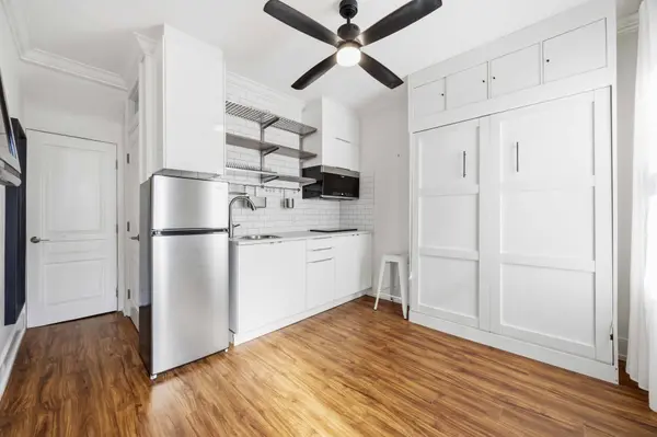 793 Pape AVE #4, Toronto E03, ON M4K 3T2