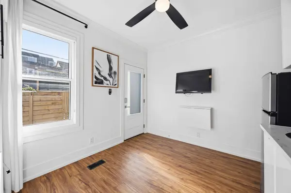 793 Pape AVE #4, Toronto E03, ON M4K 3T2