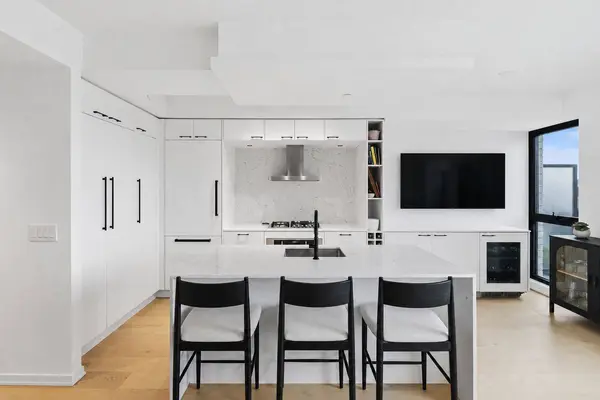 41 Dovercourt RD #805, Toronto C01, ON M6J 0G6
