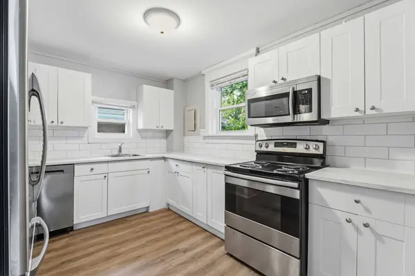 107 Lake ST #UPPER, St. Catharines, ON L2R 5X7