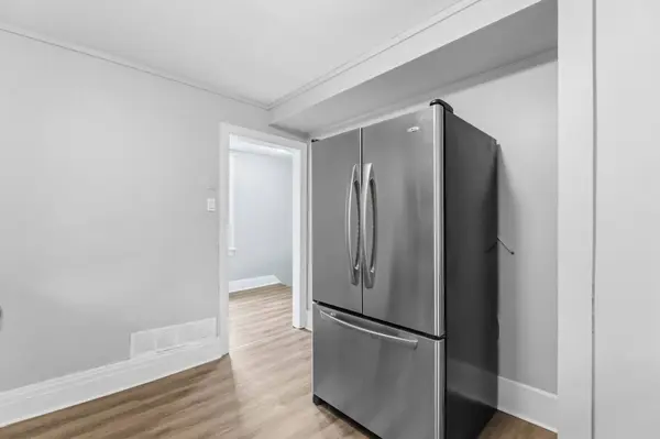 107 Lake ST #UPPER, St. Catharines, ON L2R 5X7