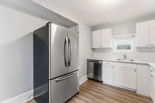 107 Lake ST #UPPER, St. Catharines, ON L2R 5X7