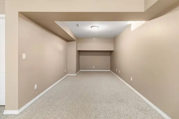 143 McCraney ST W #BASEMENT, Oakville, ON L6H 1H5