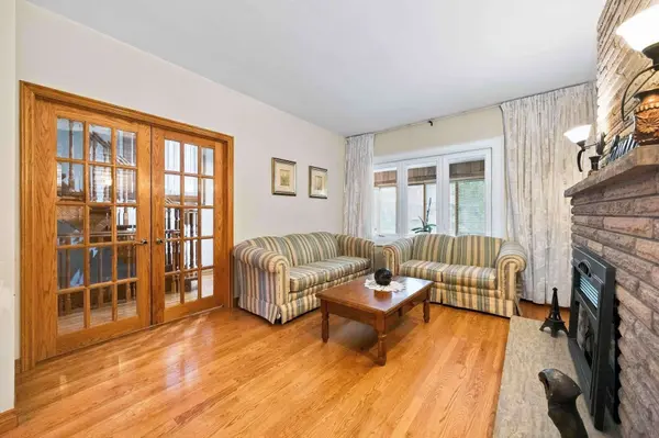 319 Durie ST, Toronto W02, ON M6S 3G2