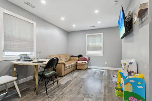 61 Dieppe RD, St. Catharines, ON L2M 6J5