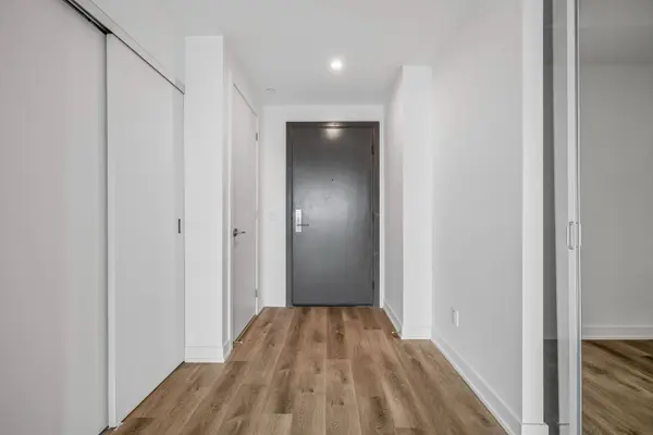 91 John ST N #1802, Hamilton, ON L8R 1H7