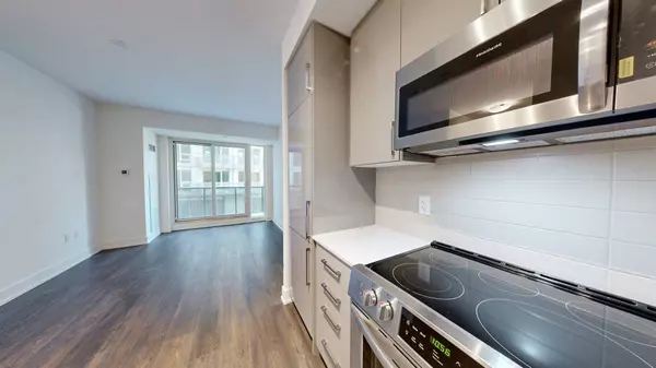 2450 Old Bronte RD #202, Oakville, ON L6M 5P6