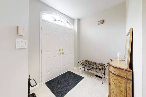 2036 Shady Glen RD, Oakville, ON L6M 3T4