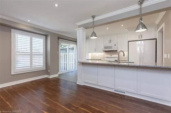 237 Ross LN, Oakville, ON L6H 5E6