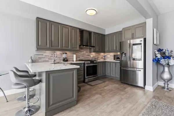 3872 Skyview ST, Mississauga, ON L5M 8A1