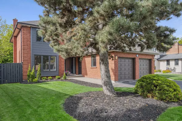 1379 Golden Meadow TRL, Oakville, ON L6H 3H1